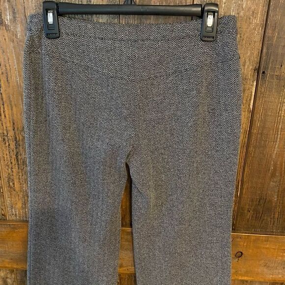 Express Sz 3/4 Black & White Chevron Career Trouser Slight Flare Dress Pants - Picture 6 of 9